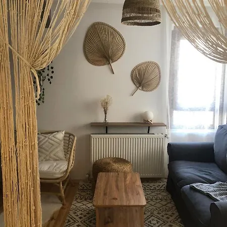 펜션 Cozy Hideaway In The Center Of *